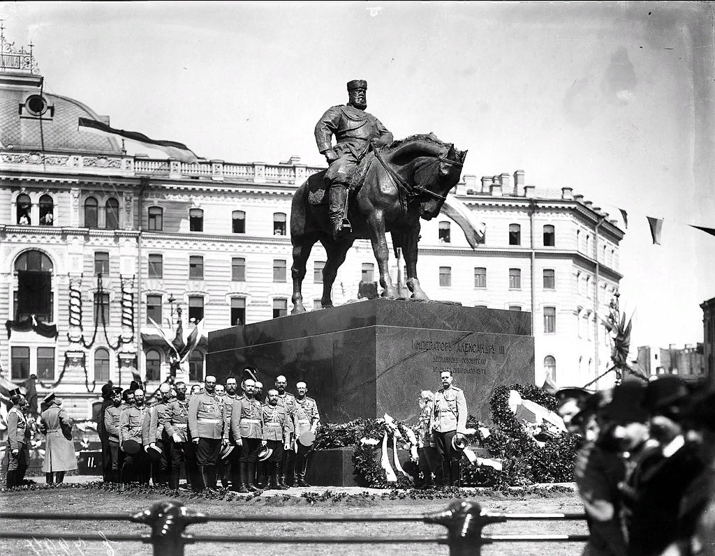 памятник александру 3 санкт петербурге