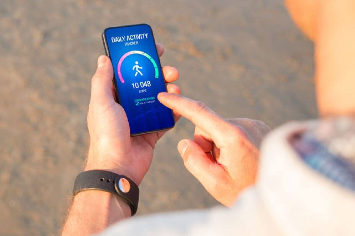    Можно меньше, да лучше. 10 тысяч шагов в день важны, но темп ходьбы важнее