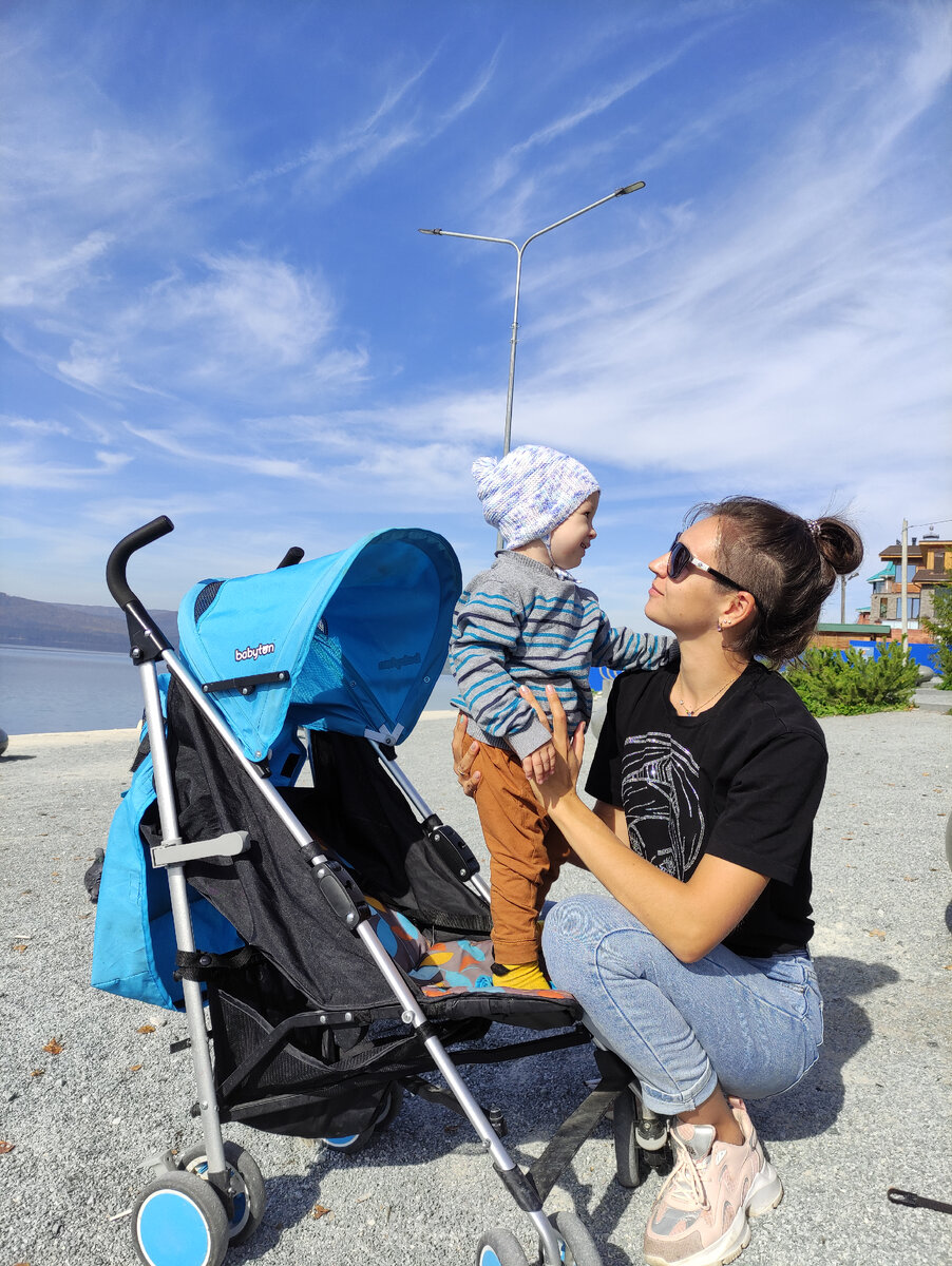 Фото из личного архива, на нём я и мой младший сын Михаил