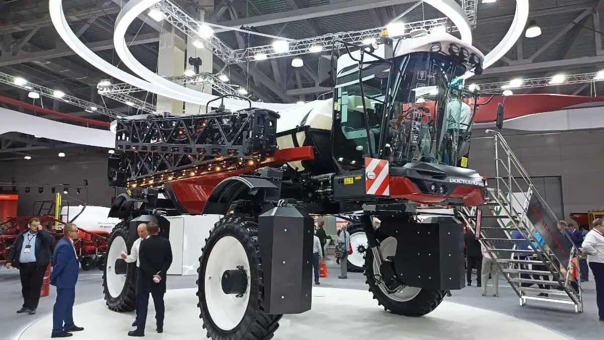 Фото: glavpahar.ru Самоходный опрыскиватель RSM SPS 3800 SENTINEL