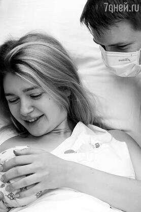    Анастасия Уколова с мужем и сыном Соцсети