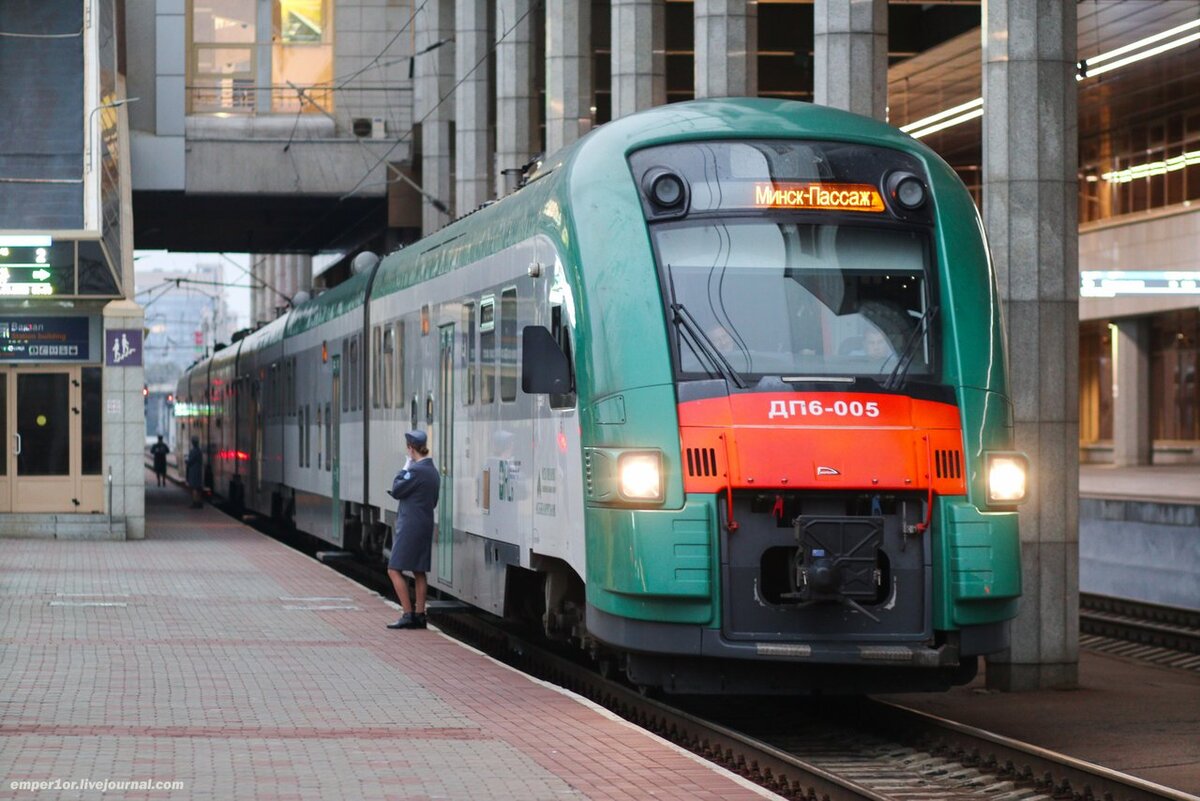 Дизель-поезд ДП6-005 поездом №712 Минск - Витебск, ст. Минск-Пассажирский