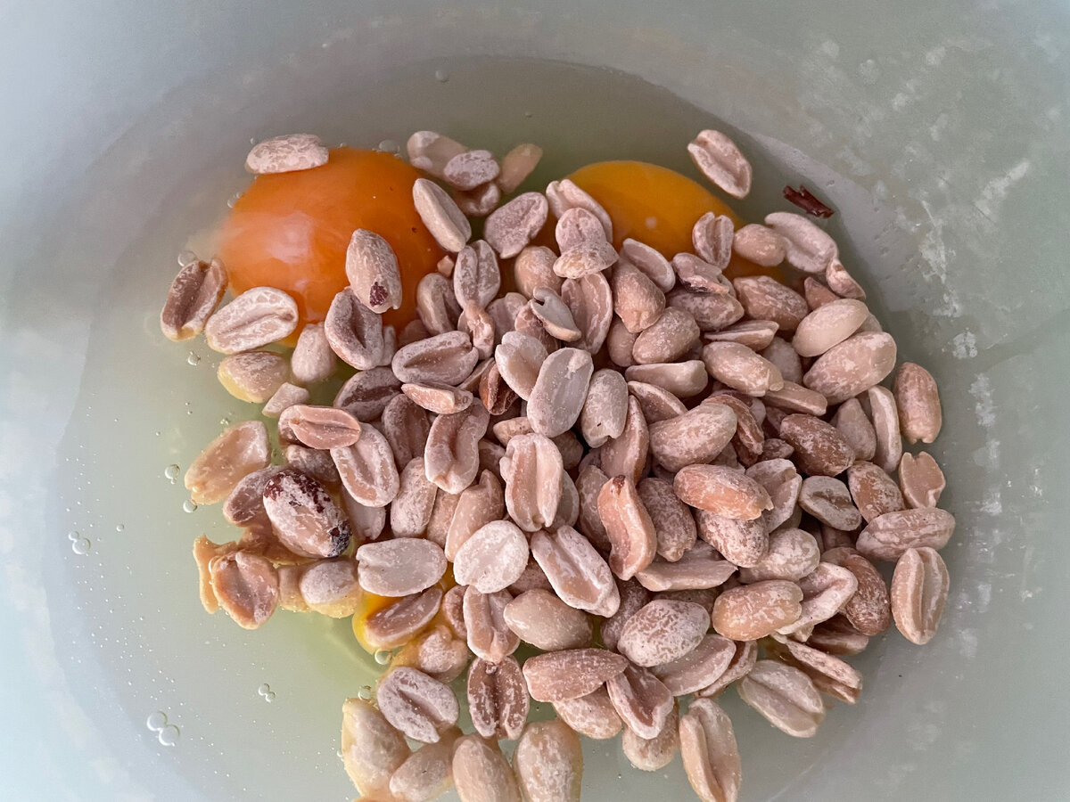 Яйца и арахис