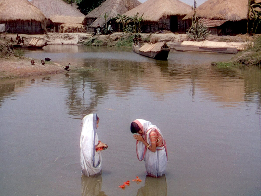 Кадр из фильма "Река" (1951)