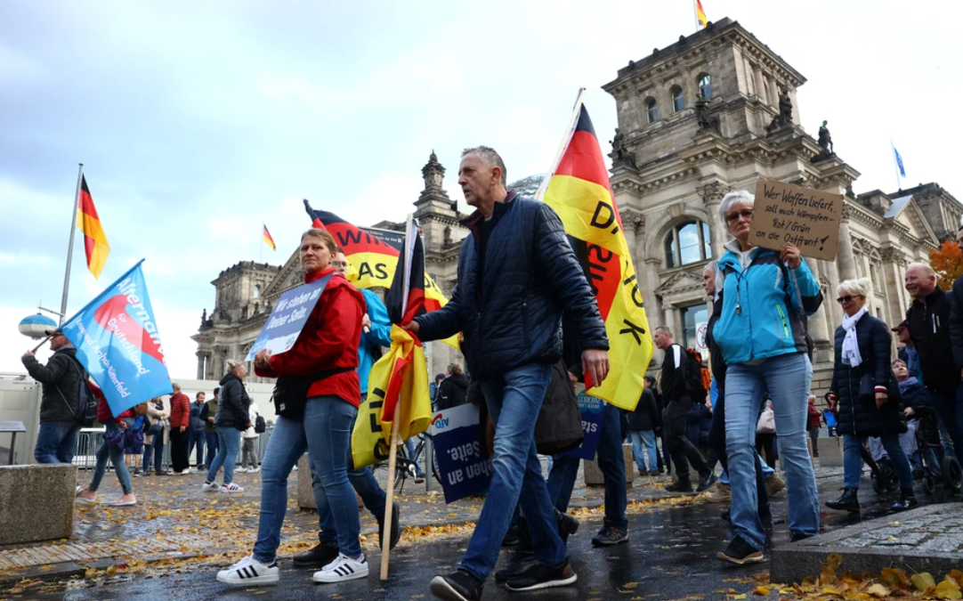 Выходить немецкий. Протесты в ФРГ. Жители Германии. Германия политика.