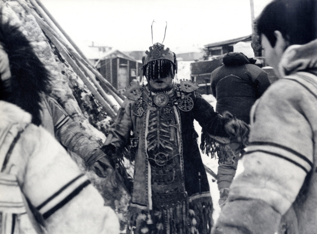 Нганасаны, пос. Усть-Авам, Таймыр, 1988 г. Источник фото: https://ic.pics.livejournal.com/