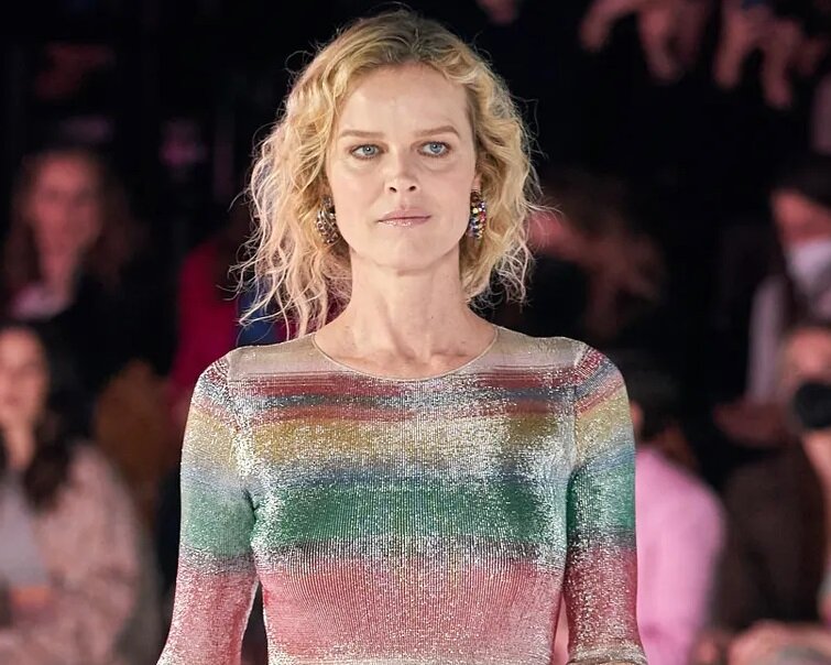 Супермодель Ева Герцигова в дефиле Missoni осень-зима 2022-2023