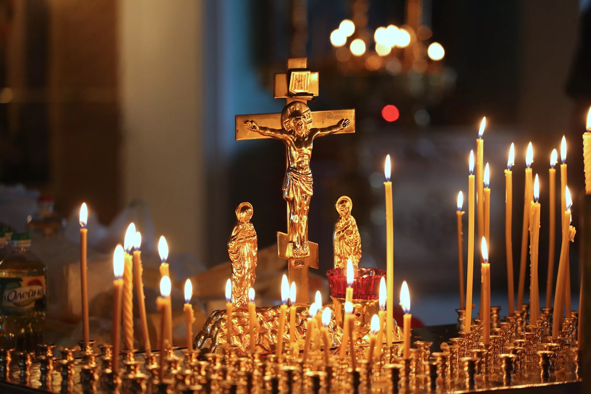 Канун - квадратный подсвечник в каждом православном храме, куда можно поставить свечу за упокой наших усопших родных и близких!