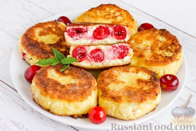 творог, крупа манная, яйца, желток, сахар, соль, мука пшеничная, масло растительное, вишня, сахар, крахмал картофельный