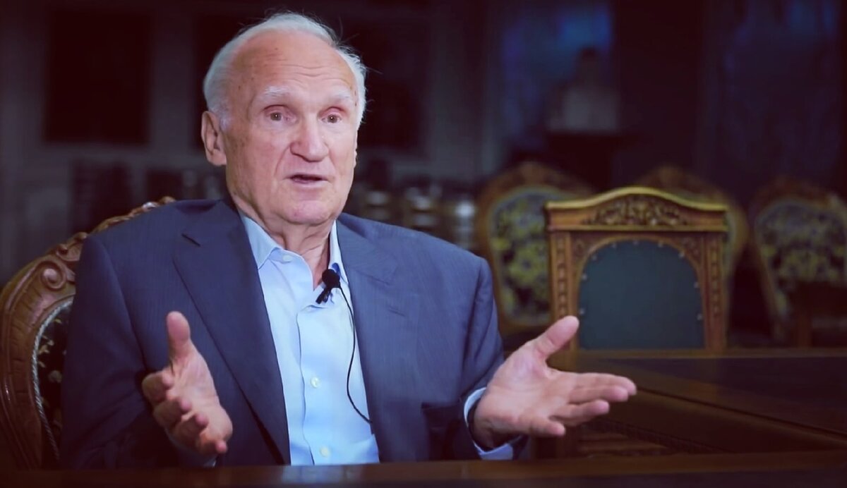 Алексей Ильич Осипов — учёный-богослов, педагог и публицист, доктор богословия, Заслуженный профессор Московской духовной академии, апологет, проповедник, писатель, православный катехизатор.