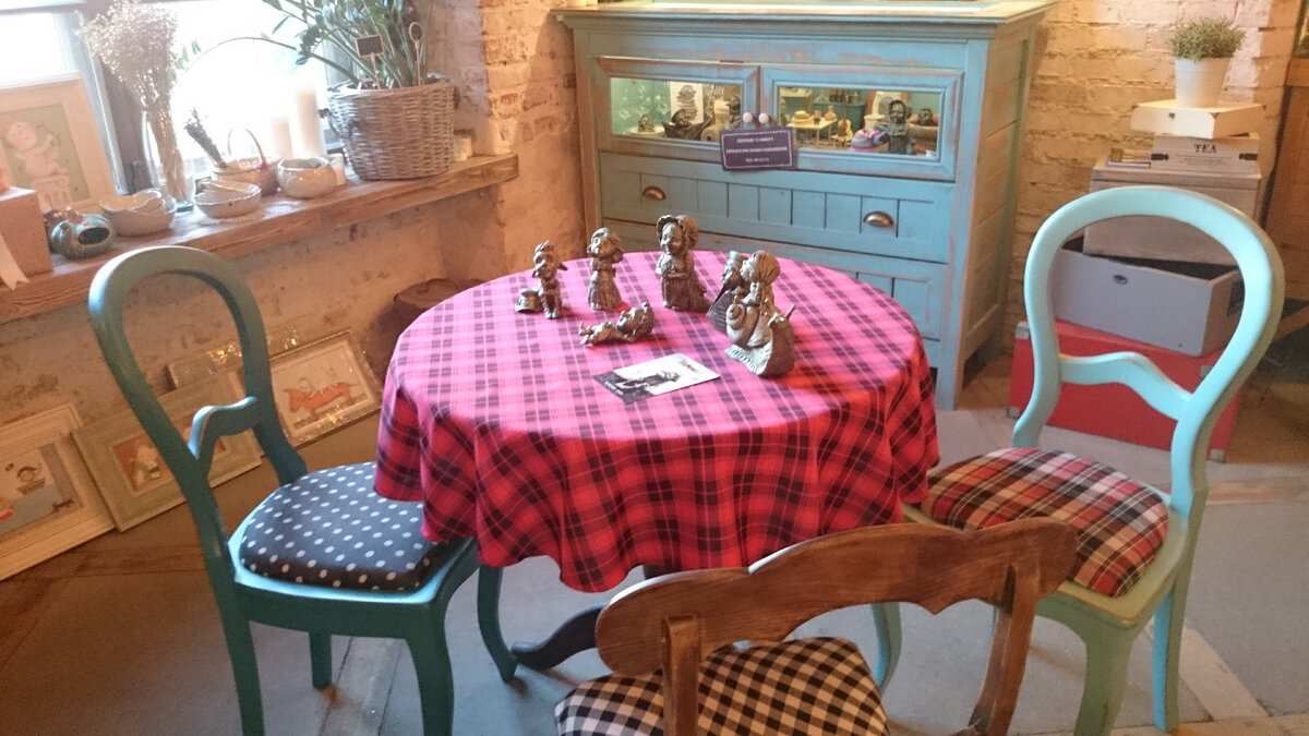 Вот они, красавчики. Не хватает большого семейного самовара на столе.