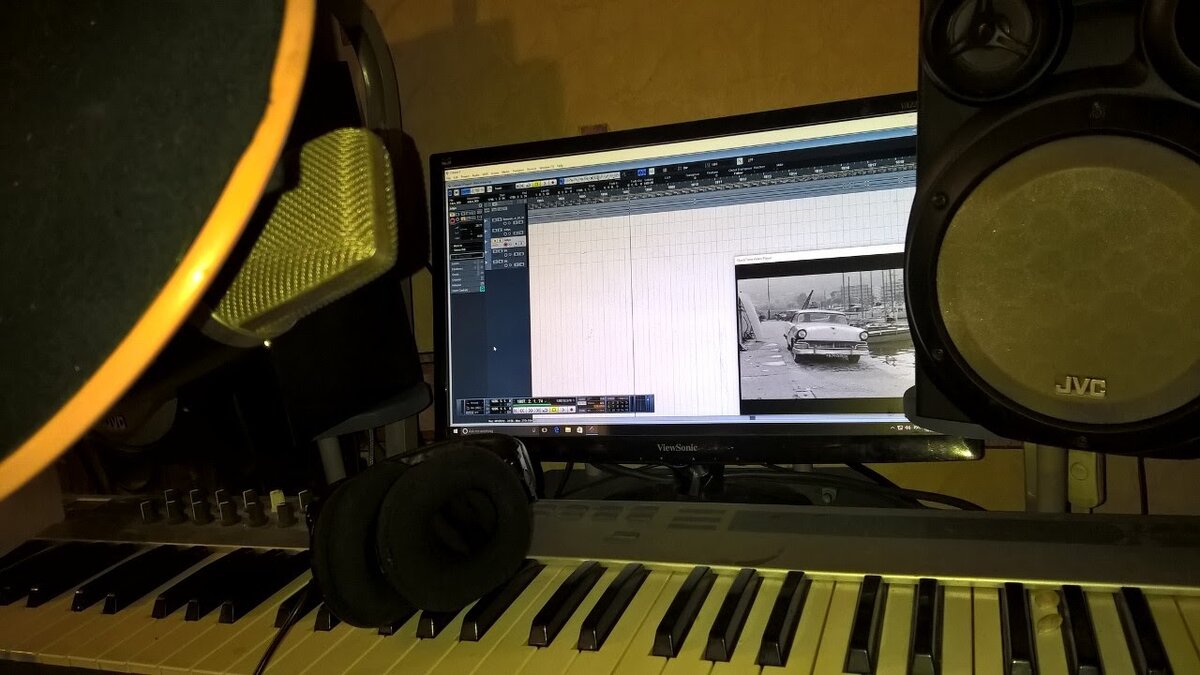 Приобщиться к музыке, освоить новые технологии?