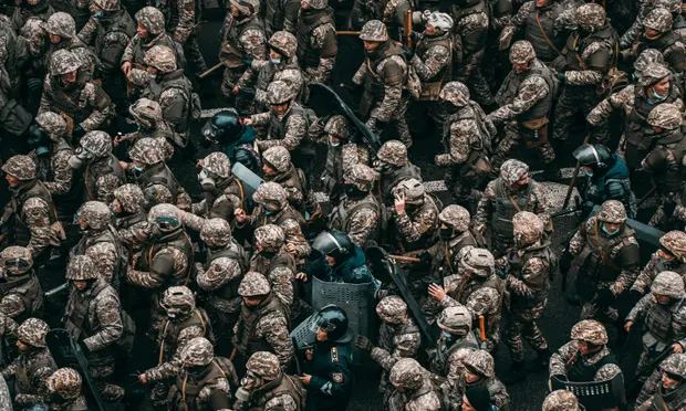 Казахстанский ОМОН во время восстания в Алма-Ате. Фото: Александр Кузнецов/EPA.