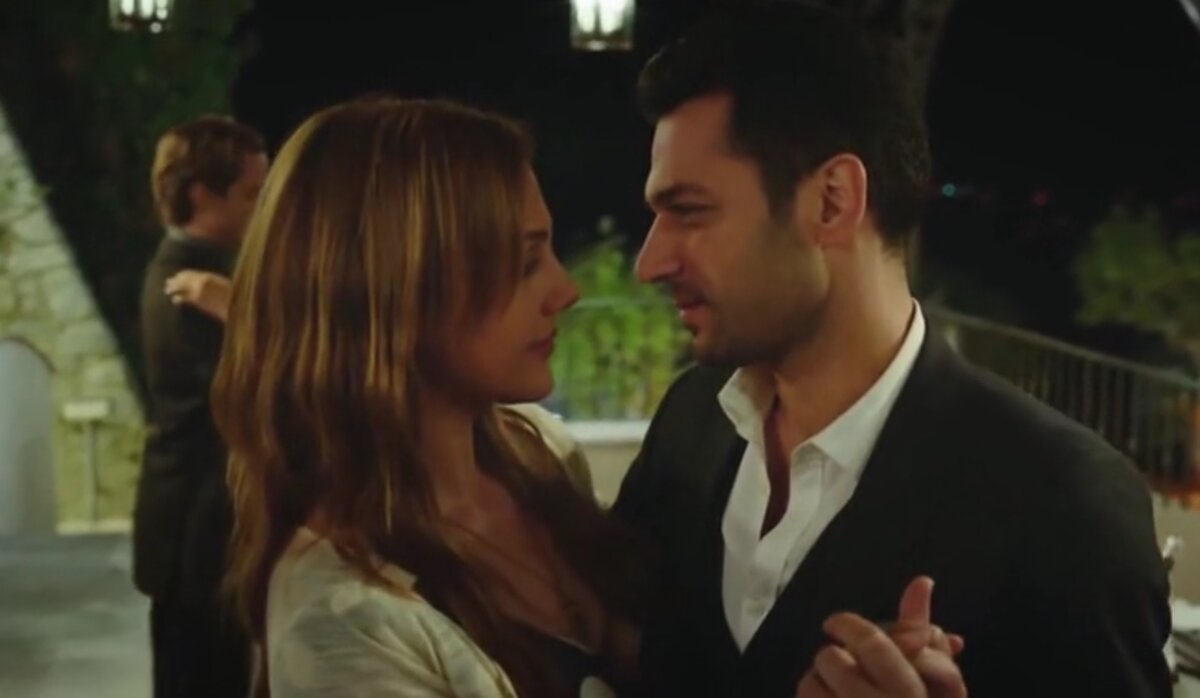 Стоп-кадр из сериала, источник Турксинема