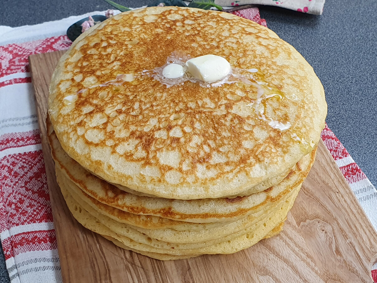 Пышные блины на молоке с дырочками