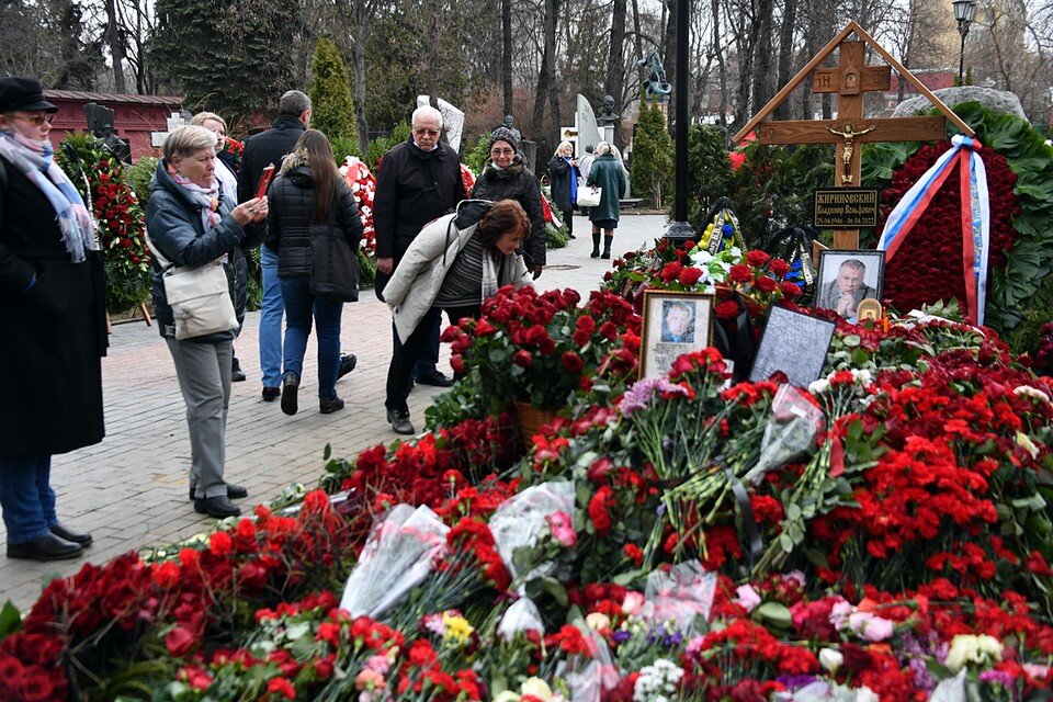     Владимира Жириновского похоронили на Новодевичьем кладбище в Москве Иван МАКЕЕВ