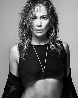 Представительница женщины-льва - Дженнифер Лопес.