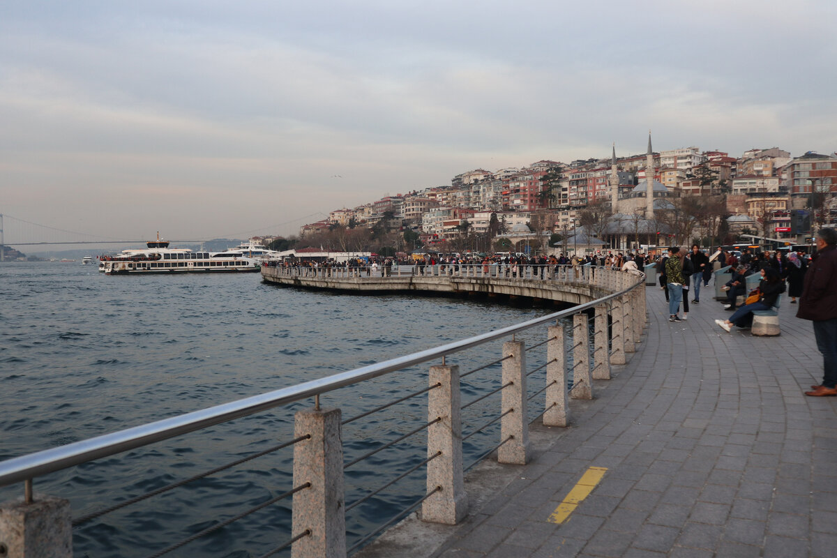 Возможны ли ещё путешествия за границу в эпоху тотальных санкций? Съездили в весеннюю Турцию