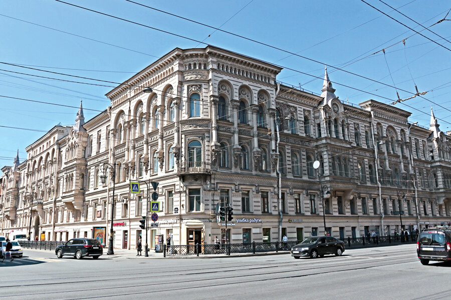 Фото: https://spbvedomosti.ru/news/nasledie/zdanie-s-drakonami-i-pavlinami-istoriya-doma-tupikova-na-liteynom-prospekte/