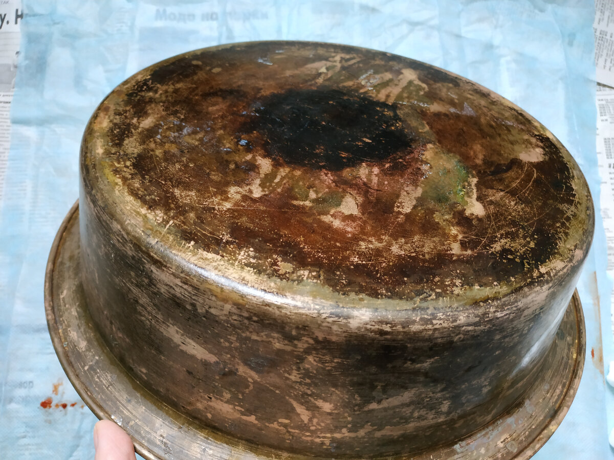 Но после всех мучений с томатной пастой, таз всего лишь немного посветлел