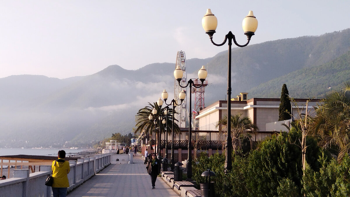 Набережная Гагры