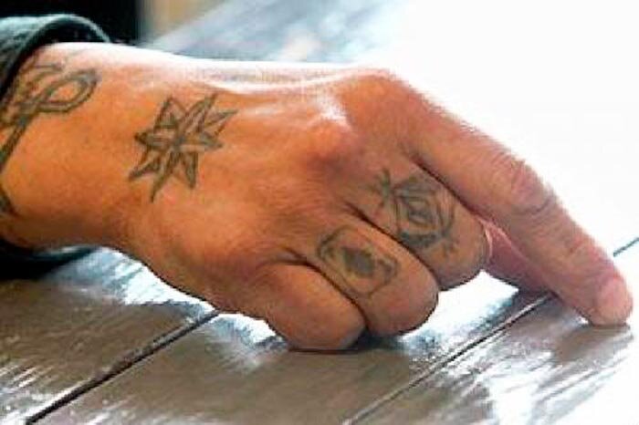 Как еще могут заработать на жизнь осужденные в зоне? Подпишись!