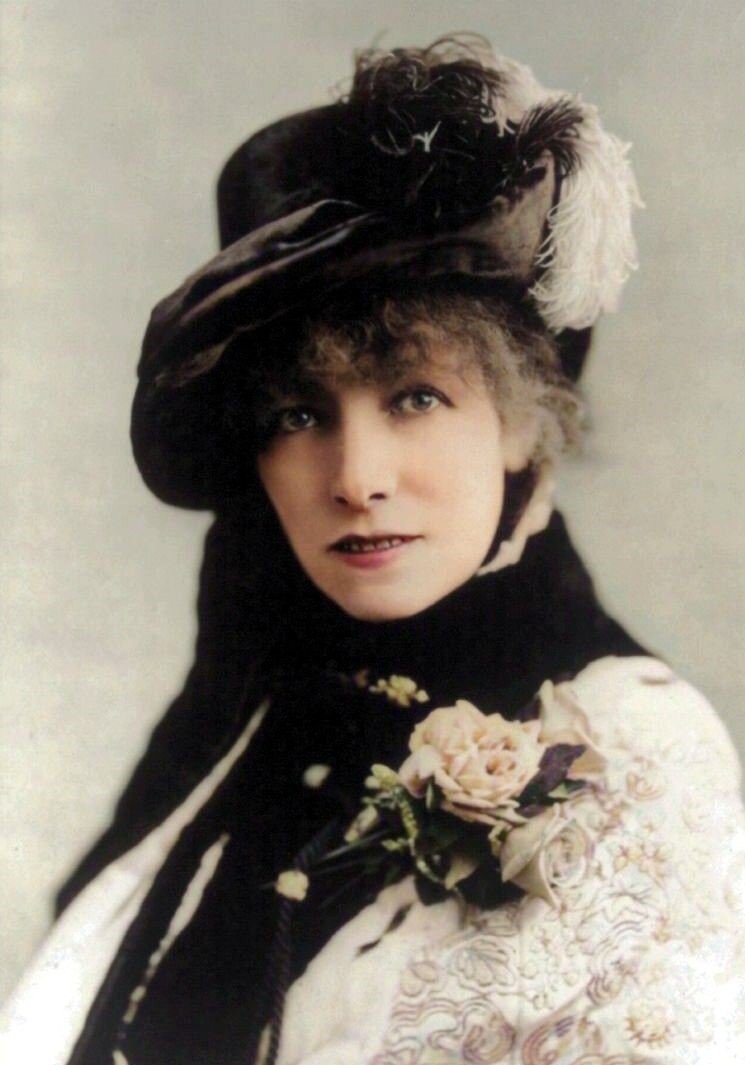 Сара Бернар в шляпе федора, 1880 г.