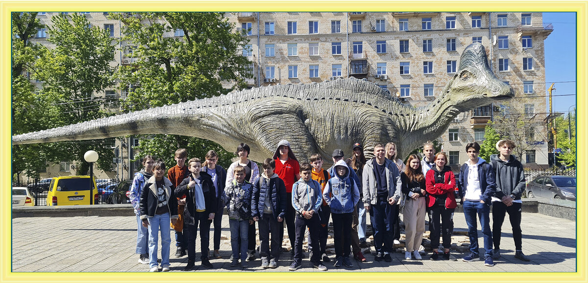 Учащие школы №1955 в Дарвиновском музее, 2022 год.