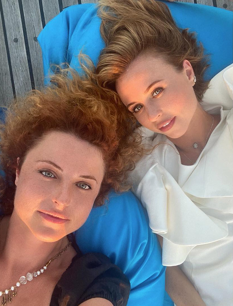    Мирослава Карпович отдыхает на Мальдивах с сестрой КристинойСоцсети Мирославы Карпович