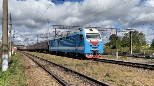 Электровоз ЭП1М-460 с поездом # 62 Москва - Владивосток. Кировская область, станция Котельнич-I, 04.09.2022 #ржд #поезд #железнаядорога #котельнич #кировскаяобласть