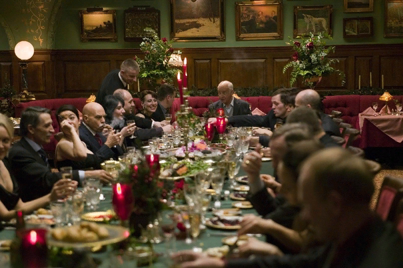 Широкое застолье в русском ресторане, «Порок на экспорт», 2007, — реж. Дэвид Кроненберг