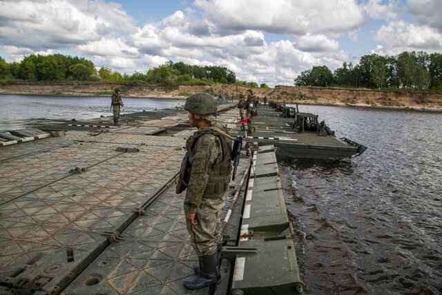    Понтонная переправа Mil.ru