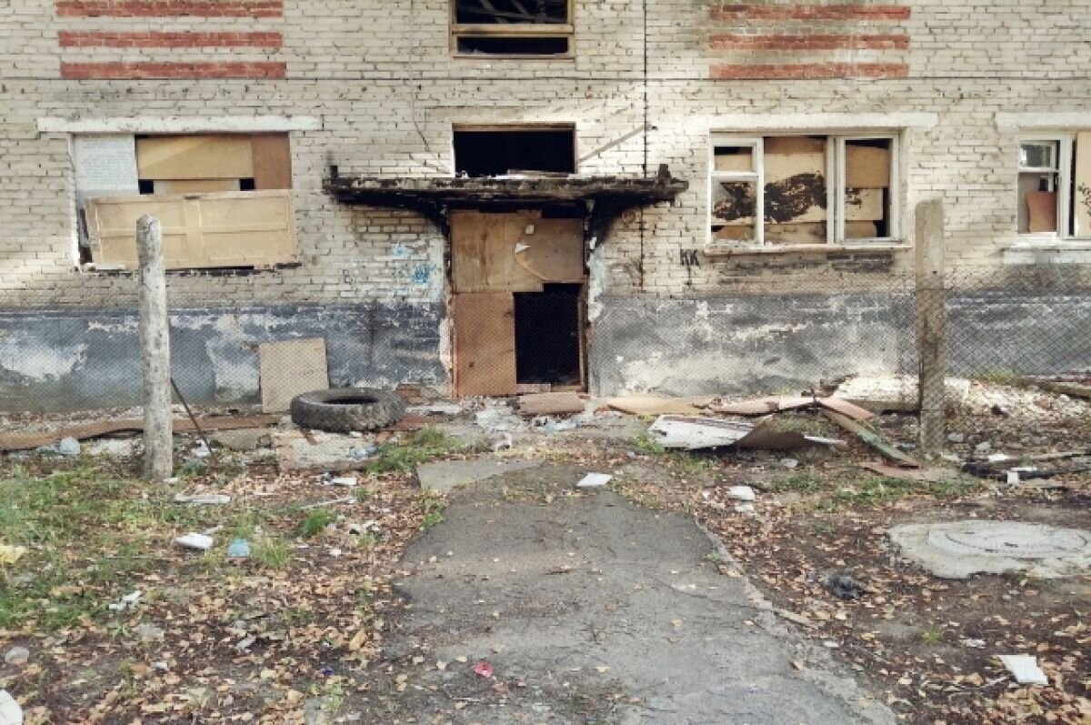    В Новосибирске пожаловались на аварийный заброшенный дом в Пашино