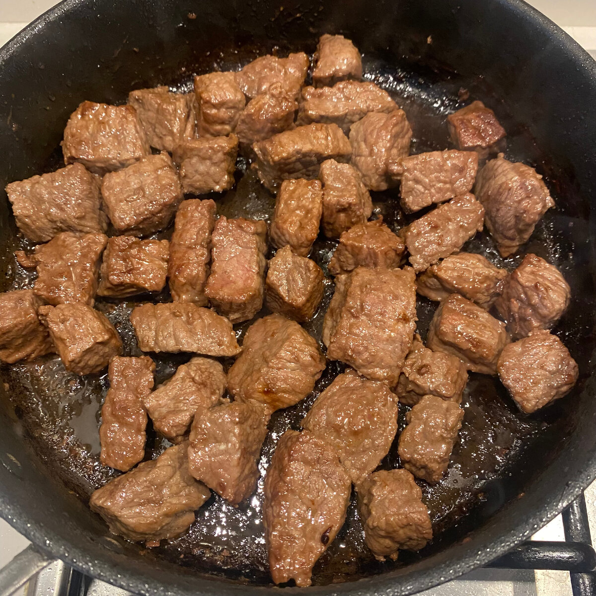 Как приготовить тушеную говядину с картофелем и помидорами