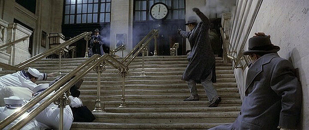 Кадр из фильма "Неприкасаемые" (1987)