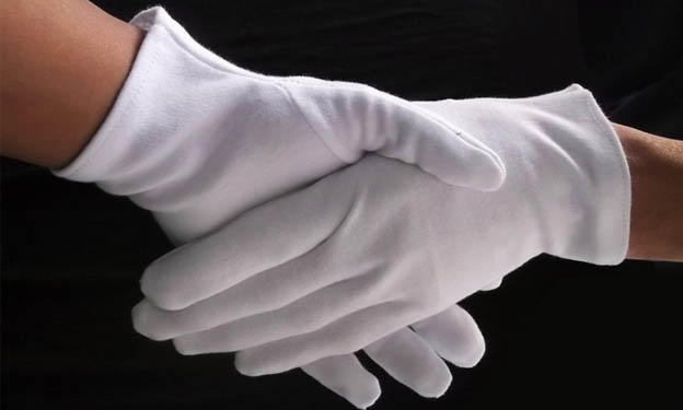 Пора снимать «белые перчатки»