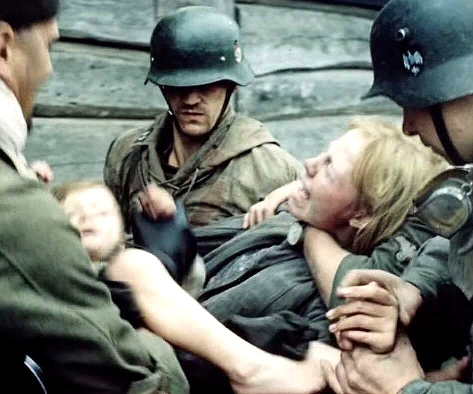 Война фильм 2002 Маргарет. «Иди и смотри» Режиссёра э. Климова(1985 год). Издевательства фашистов.