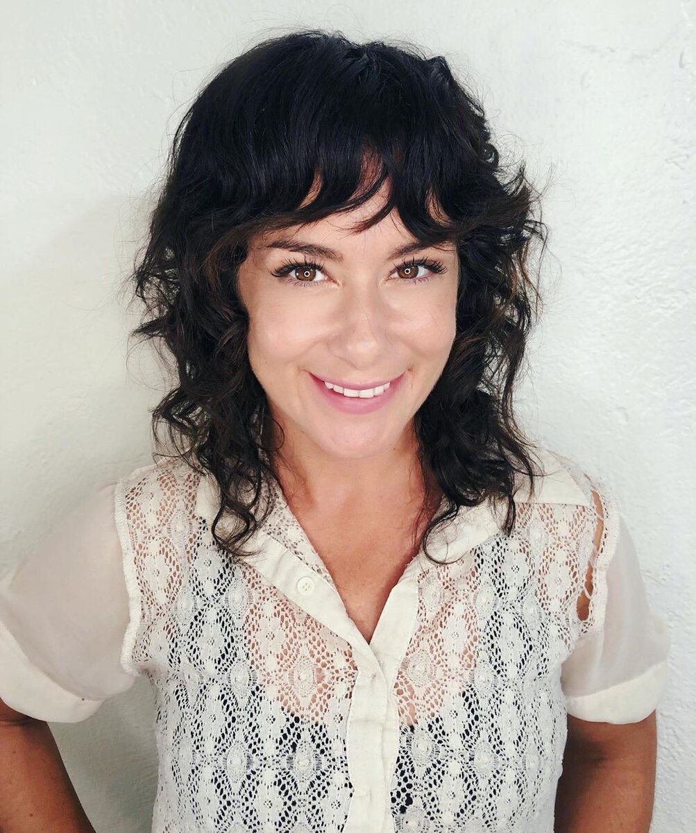 https://www.instagram.com/hollygirldoeshair/