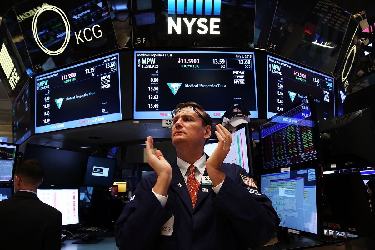 Фондовый рынок. Нью-Йоркская фондовая биржа (NYSE). New York stock Exchange (NYSE) — США. Трейдеры на Нью-йоркской фондовой бирже. Нью Йоркская биржа трейдер