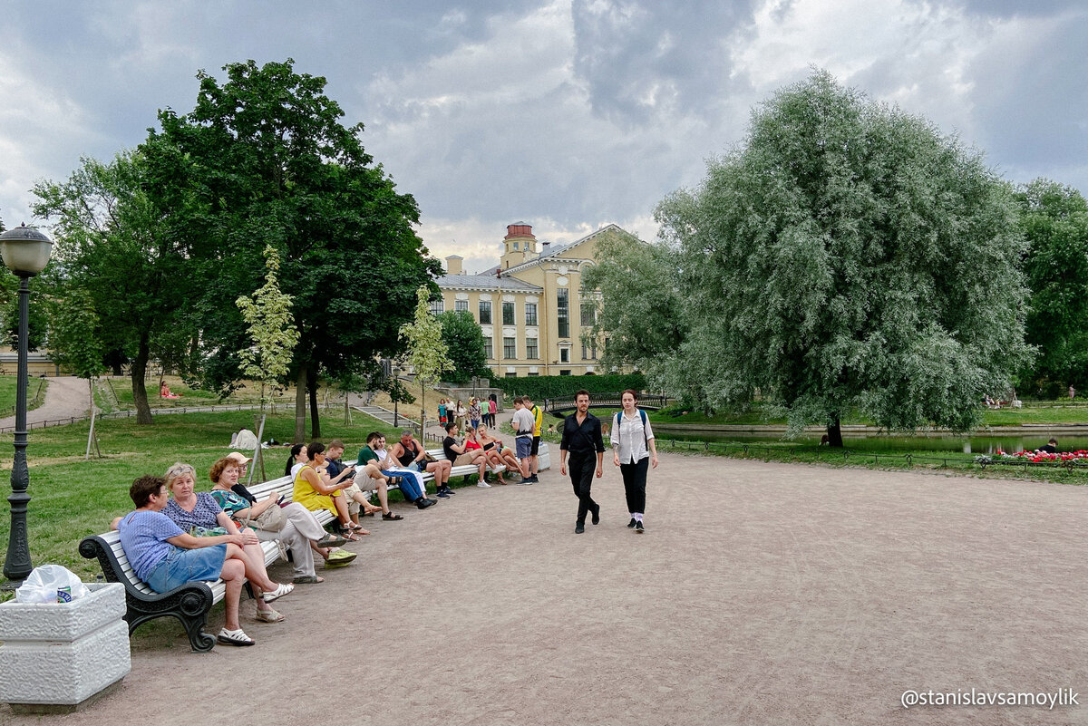 В центре Петербурга есть немало замечательных парков, скверов и садов, один из них - Юсуповский сад.-2-2