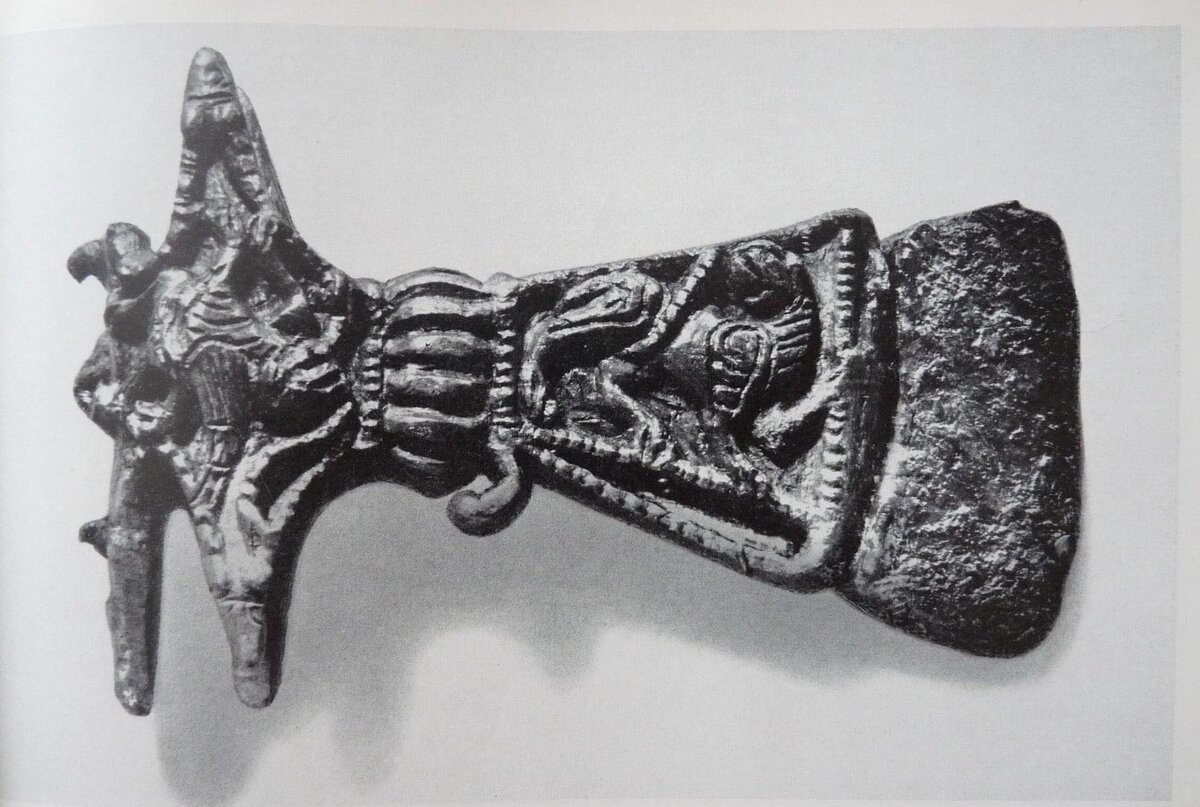 Топорик из Старой Ладоги - фото  после реставрации