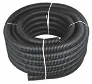 Трубы дренажные гибкие гофрированные из полиэтилена низкого давления (ПНД) используют при создании мелиорационных систем (дренажа), для защиты построек или участка от избыточной влаги, верховодки, сезонного подъема грунтовых вод. Дренаж представляет собой разветвленную систему взаимосвязанных труб и колодцев, расположенных вокруг или вдоль защищаемой от влаги постройки. В систему поступает стекающая по грунту вода. Каждая труба (специалисты называют ее дреной) имеет на стенках сеть отверстий (перфорацию). Они находятся на определенном расстоянии друг от друга.