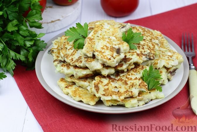 скумбрия, хек, лук репчатый, майонез, яйца, мука, перец молотый, соль