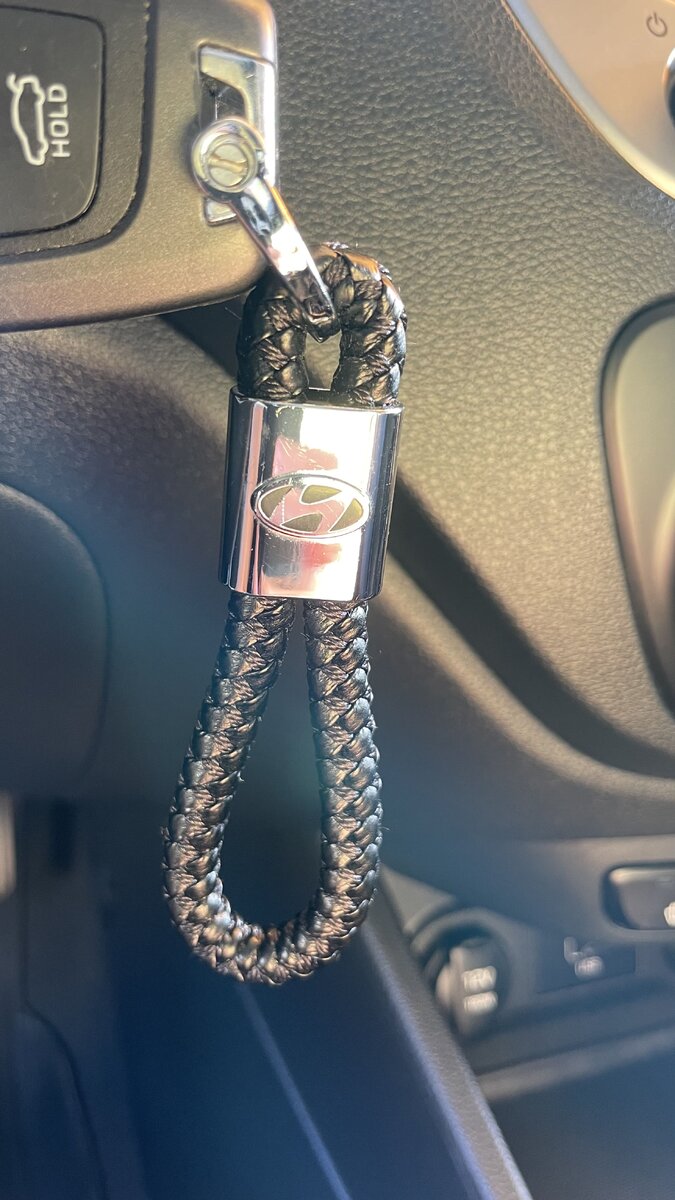 Автомобильный брелок Hyundai (черный)