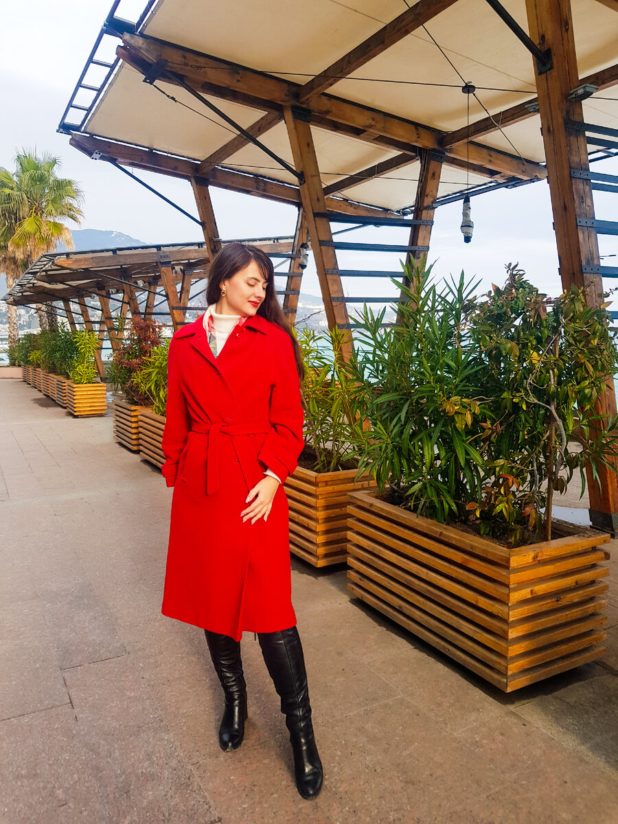 Набережная Ялты зимой - тепло, зелено, красиво!