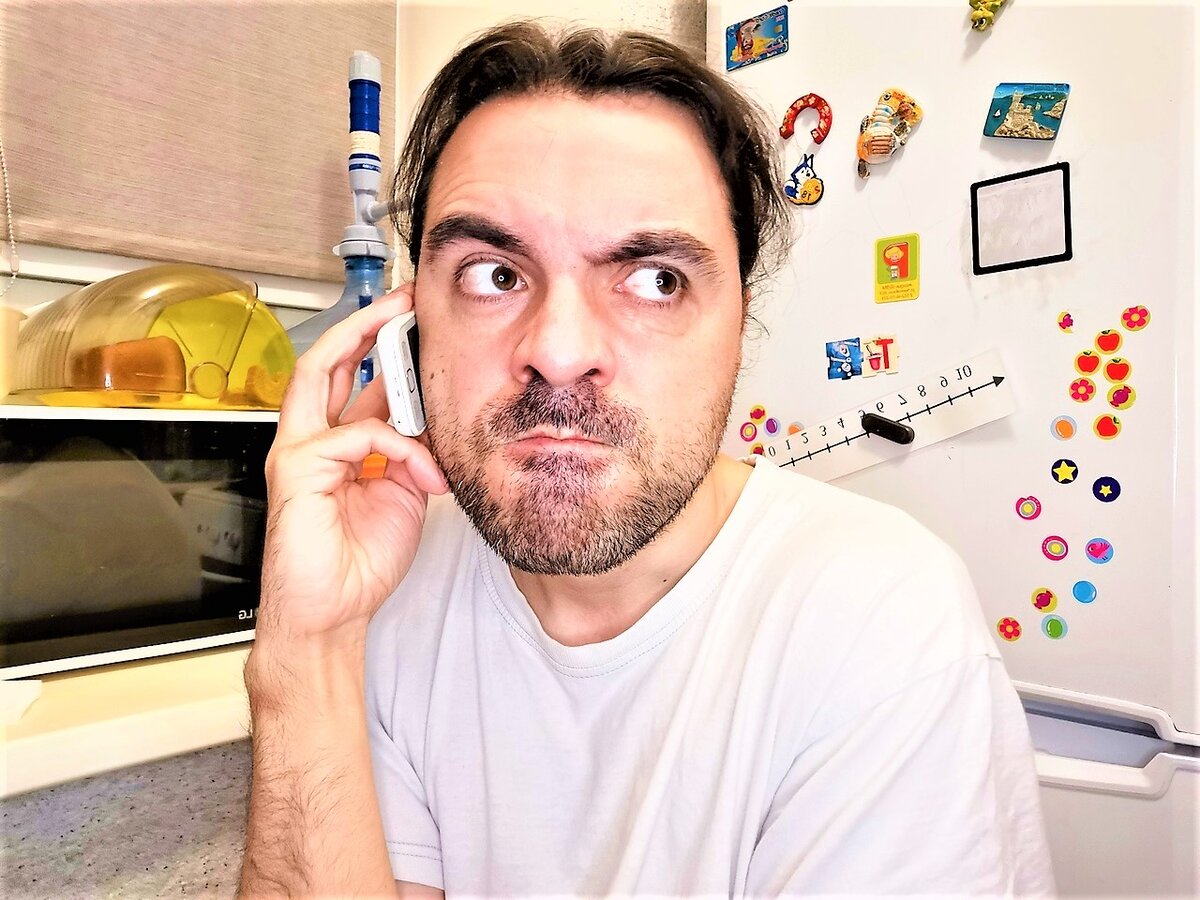 Автор канала в роли "злобного" пациента