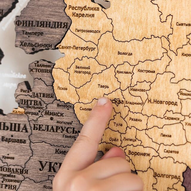 Надпись "Тверь" на деревянной карте