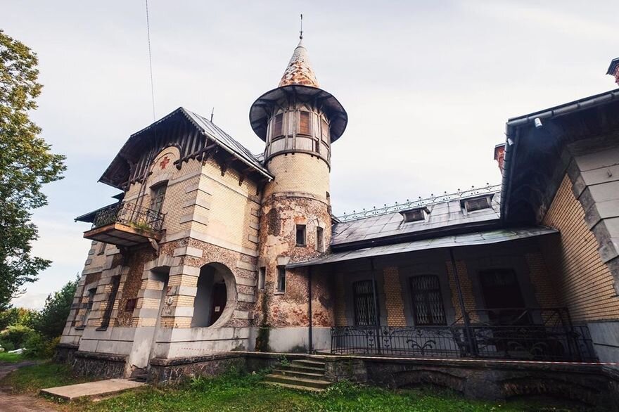 Здание больницы