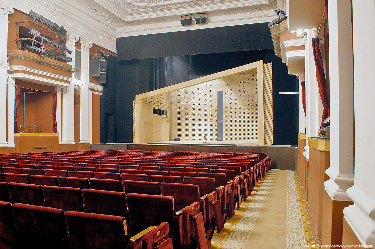 Театр на малой Бронной зал