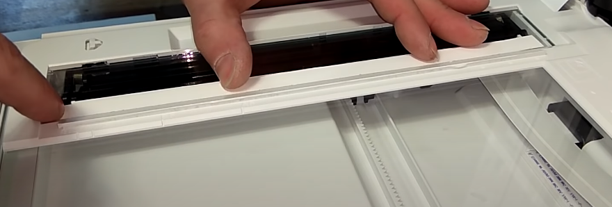 Мусор под пленкой